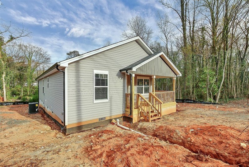 Property image 3 at 2661 Old Steele Creek Road, Charlotte, NC 28208