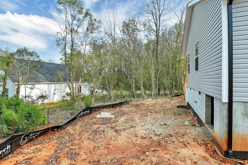 Property image 4 at 2661 Old Steele Creek Road, Charlotte, NC 28208