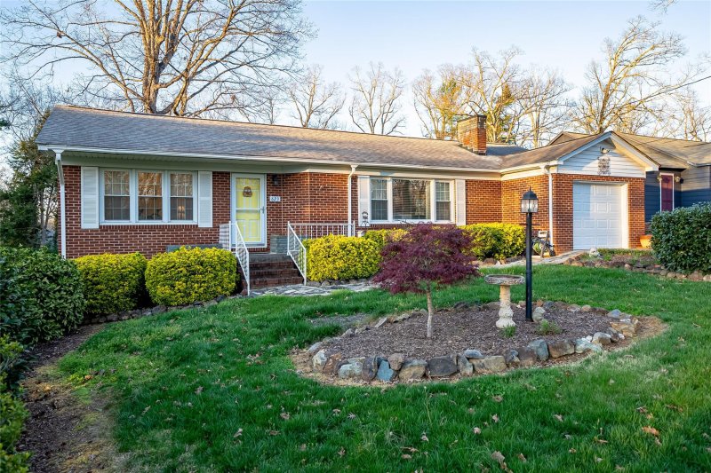 Property image 2 at 623 Yadkin Street, Albemarle, NC 28001