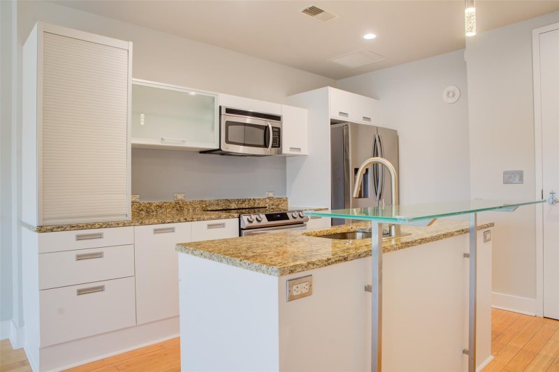 Property image 3 at 1133 Metropolitan Avenue, Charlotte, NC 28204