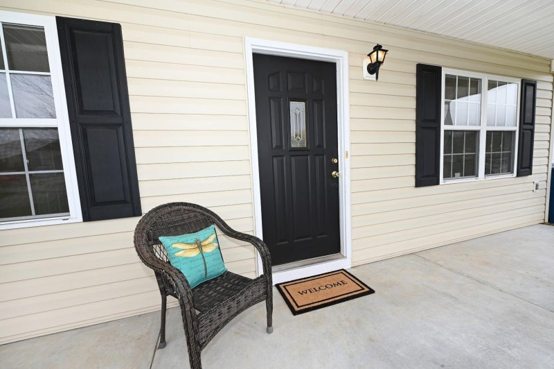 Property image 3 at 1383 Millrace Drive, Conover, NC 28613