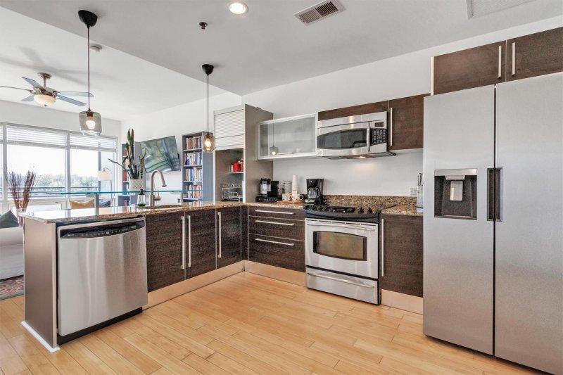 Property image 2 at 1133 Metropolitan Avenue, Charlotte, NC 28204