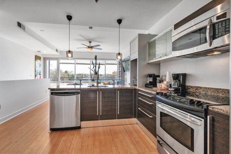 Property image 3 at 1133 Metropolitan Avenue, Charlotte, NC 28204