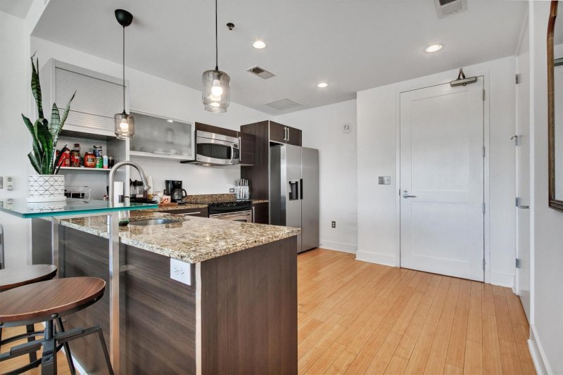 Property image 4 at 1133 Metropolitan Avenue, Charlotte, NC 28204