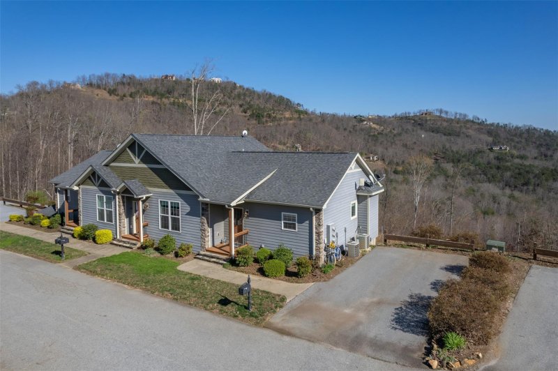 Property image 2 at 143 Red Hawk Knoll, Lake Lure, NC 28746