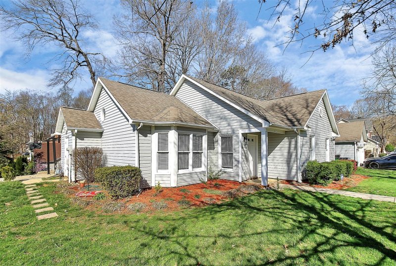 Property image 2 at 8701 Canter Post Drive, Charlotte, NC 28216