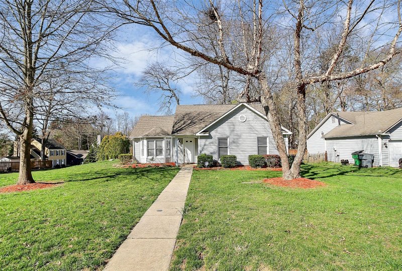 Property image 3 at 8701 Canter Post Drive, Charlotte, NC 28216