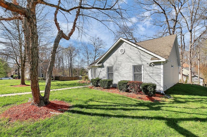 Property image 5 at 8701 Canter Post Drive, Charlotte, NC 28216