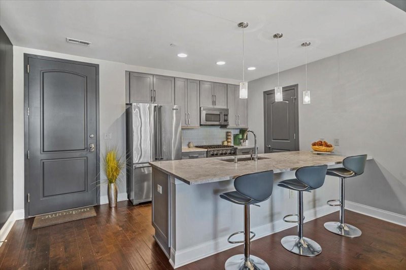 Property image 2 at 701 Royal Court, Charlotte, NC 28202