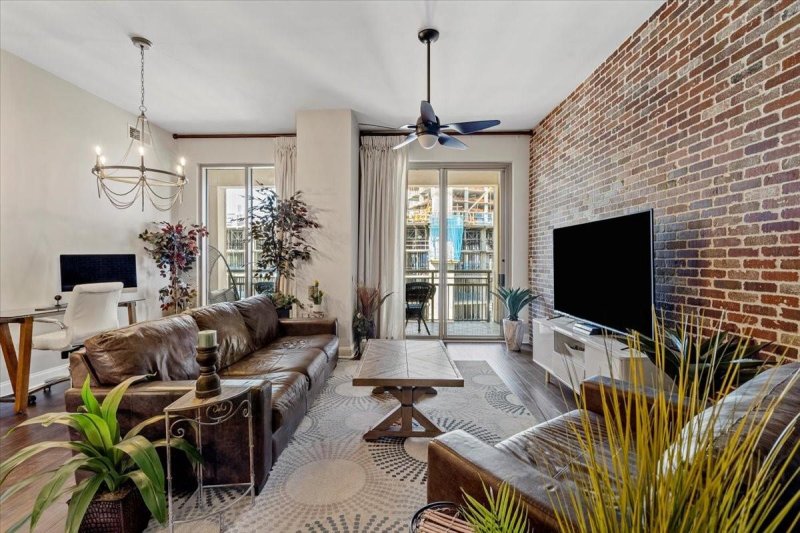 Property image 3 at 701 Royal Court, Charlotte, NC 28202