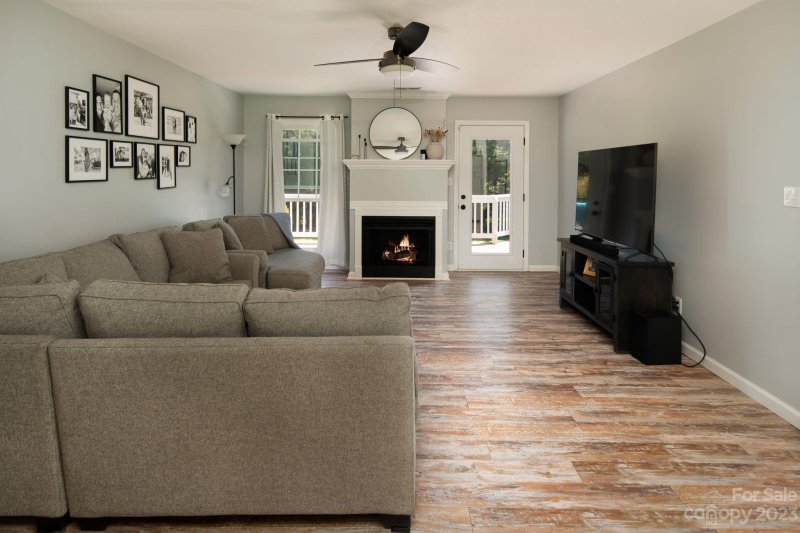 Property image 2 at 109 Meadow Run, Asheville, NC 28806