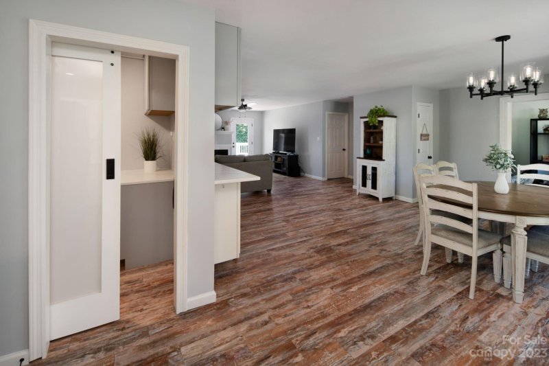 Property image 4 at 109 Meadow Run, Asheville, NC 28806