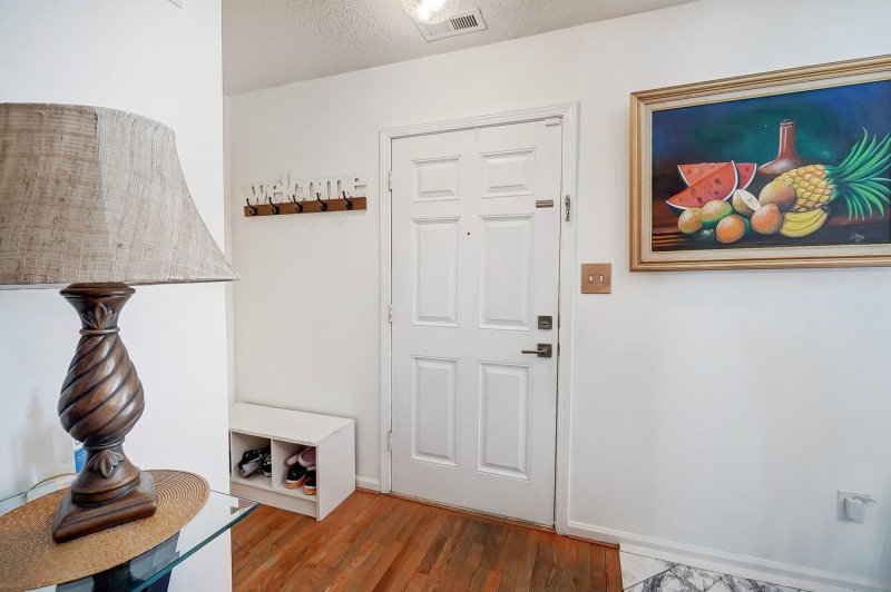 Property image 4 at 2010 Pimpernel Road, Charlotte, NC 28213