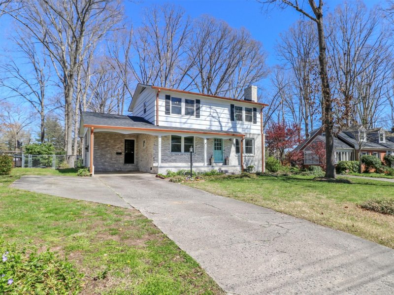 Property image 2 at 1224 Monroe Drive, Gastonia, NC 28054