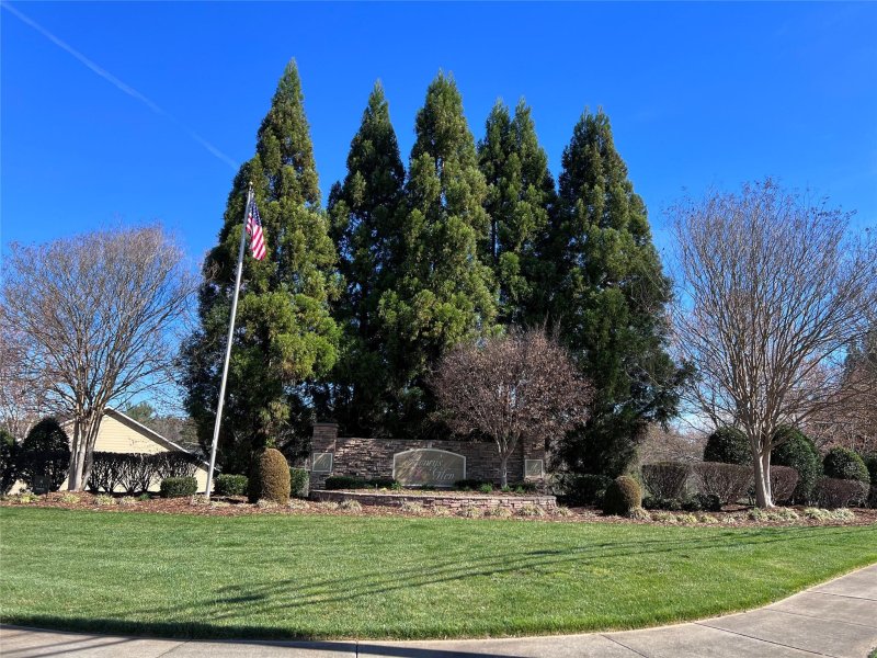 207 Henrys Glen Drive