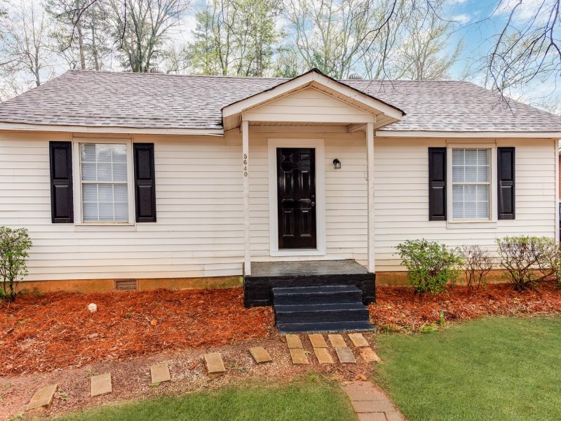Property image 3 at 5640 Stardust Drive, Charlotte, NC 28216