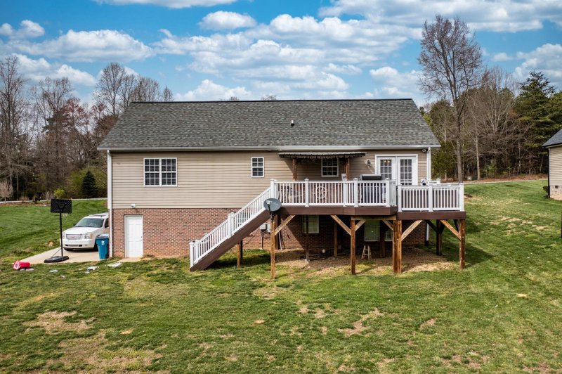 Property image 3 at 5897 Pinewinds Drive, Hickory, NC 28602