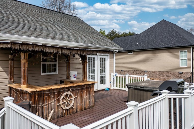 Property image 4 at 5897 Pinewinds Drive, Hickory, NC 28602