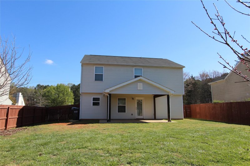 Property image 3 at 6005 Linda Vista Lane, Charlotte, NC 28216