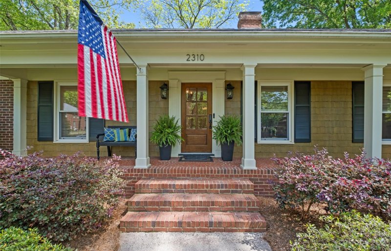 Property image 3 at 2310 Ainsdale Road, Charlotte, NC 28226