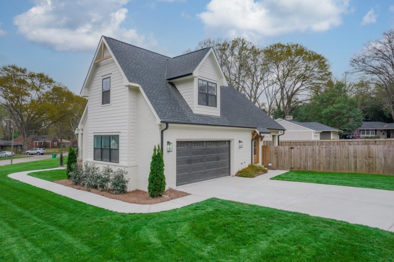 Property image 5 at 1000 Sewickley Drive, Charlotte, NC 28209