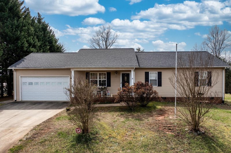 Property image 5 at 6477 Ridgeview Circle, Granite Falls, NC 28630