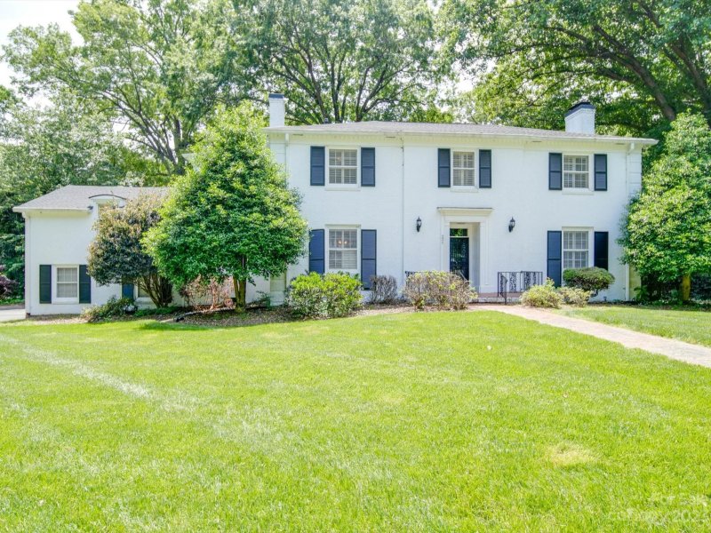 Property image 2 at 201 W 10th Avenue, Gastonia, NC 28052