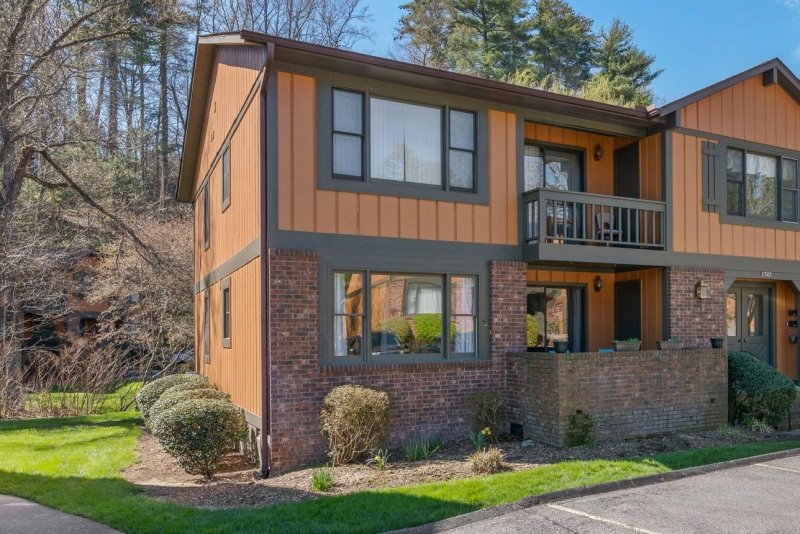 Property image 3 at 1745 Haywood Manor Road, Hendersonville, NC 28791