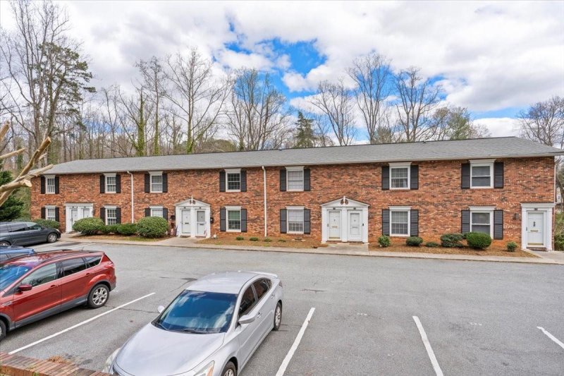 Property image 2 at 830 6th Street, Hickory, NC 28601