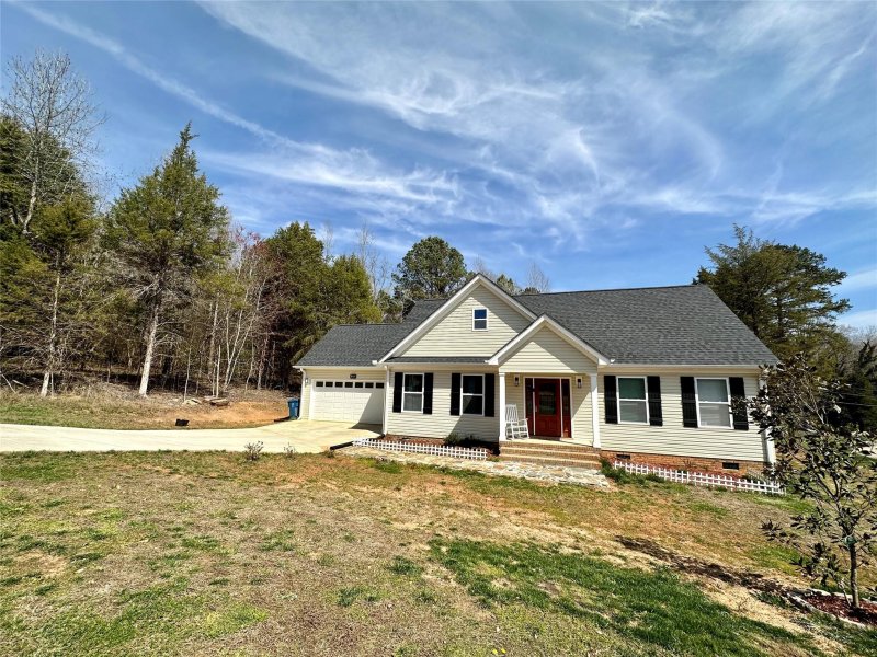 Property image 3 at 325 Harbor View Drive, Cherryville, NC 28021