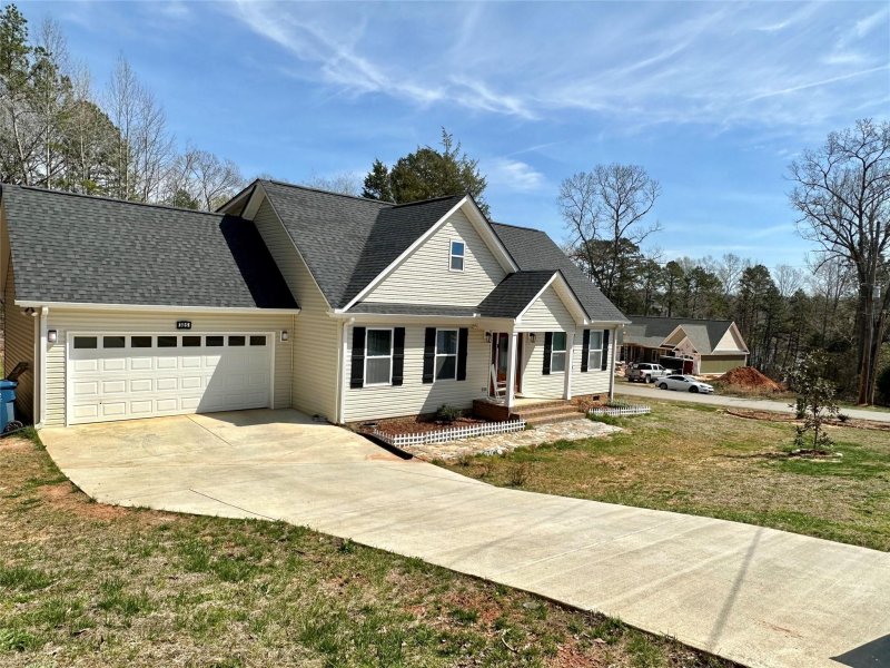 Property image 4 at 325 Harbor View Drive, Cherryville, NC 28021