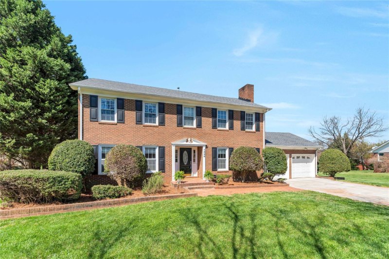 1528 Stableview Drive