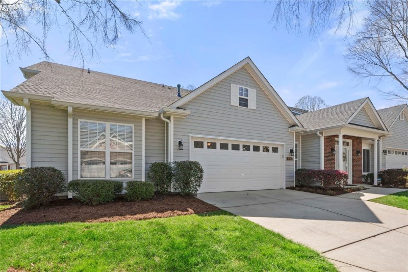 Property image 2 at 8708 Richmond Hill Court, Charlotte, NC 28277