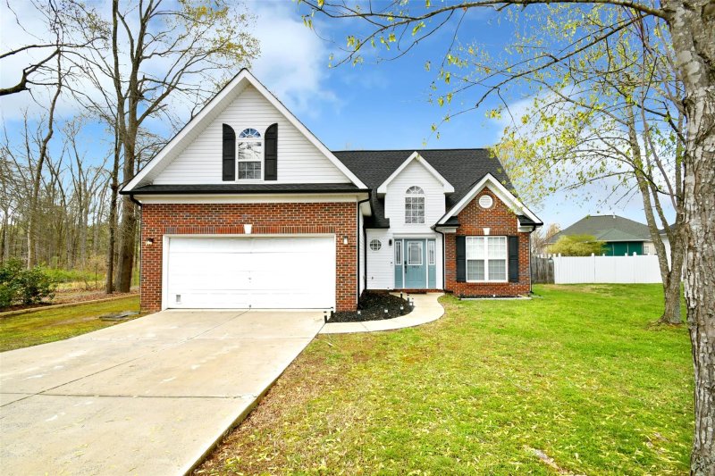 Property image 2 at 1403 Winthrop Lane, Monroe, NC 28110