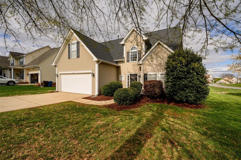 Property image 2 at 4990 Abernethy Park Drive, Hickory, NC 28602