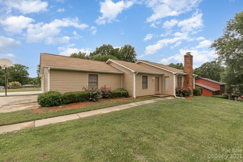 Property image 2 at 1632 Teddington Drive, Charlotte, NC 28214