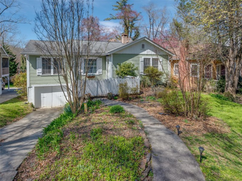 Property image 3 at 1619 Kensington Road, Hendersonville, NC 28791