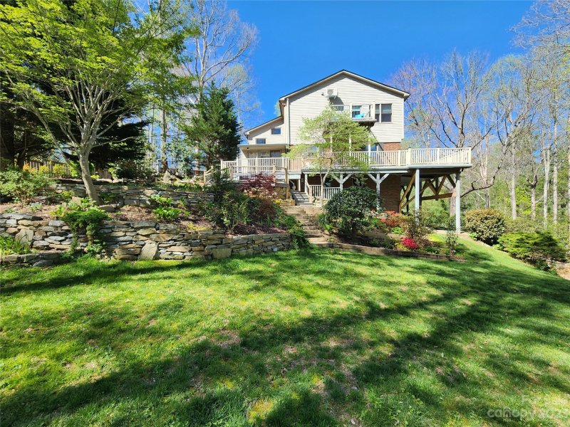 Property image 5 at 422 Deerhaven Lane, Hendersonville, NC 28791