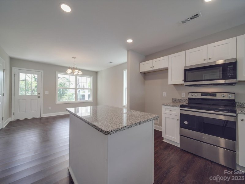 Property image 3 at 2565 Hemphill Street, Charlotte, NC 28208