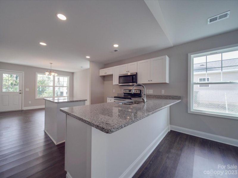 Property image 4 at 2565 Hemphill Street, Charlotte, NC 28208