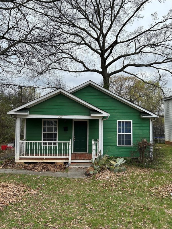 1817 Double Oaks Road