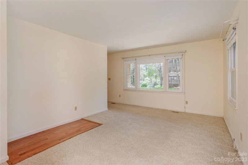 Property image 4 at 3 Merribrook Lane, Hendersonville, NC 28791