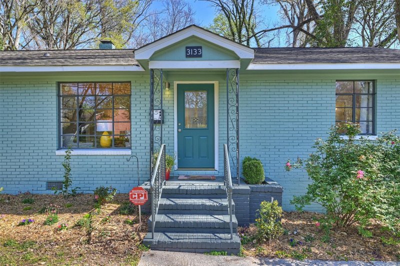 Property image 2 at 3133 June Drive, Charlotte, NC 28205