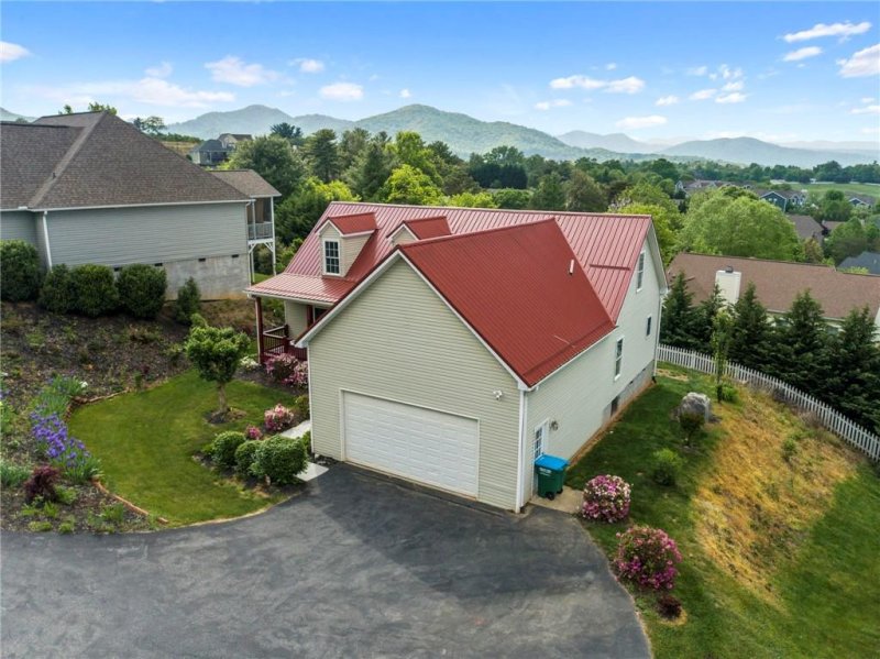 Property image 2 at 36 Climbing Aster Way, Asheville, NC 28806