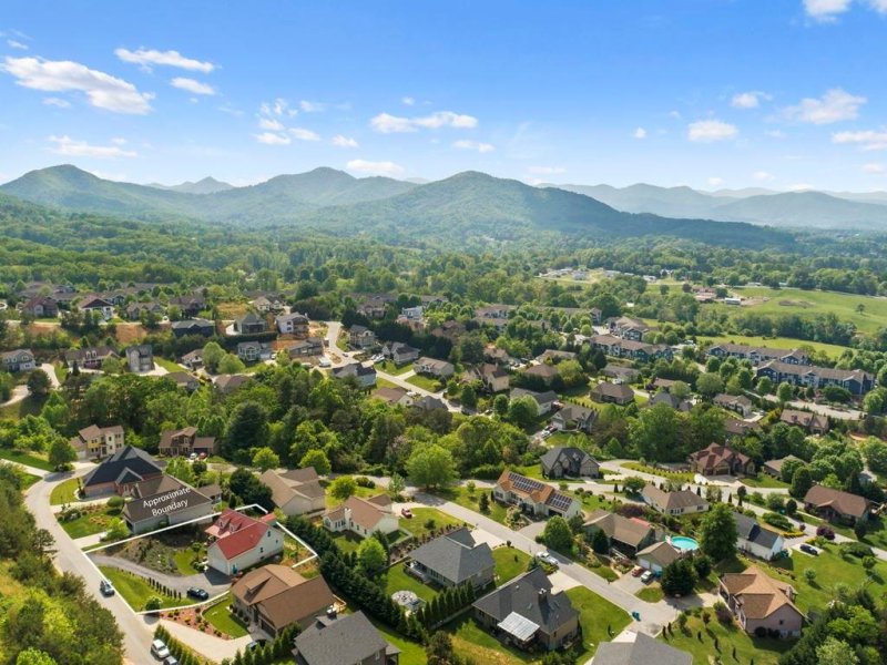 Property image 4 at 36 Climbing Aster Way, Asheville, NC 28806