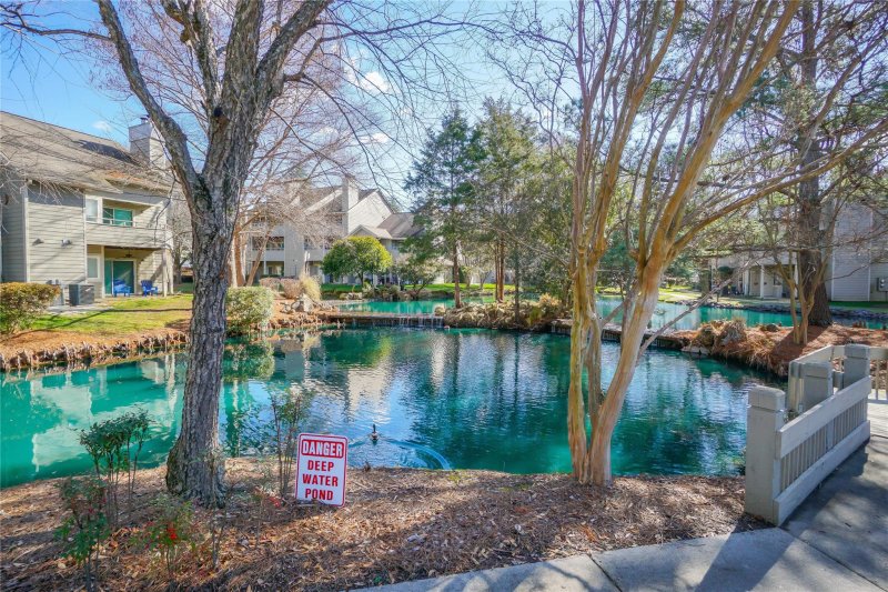 2524 Stradbrook Drive