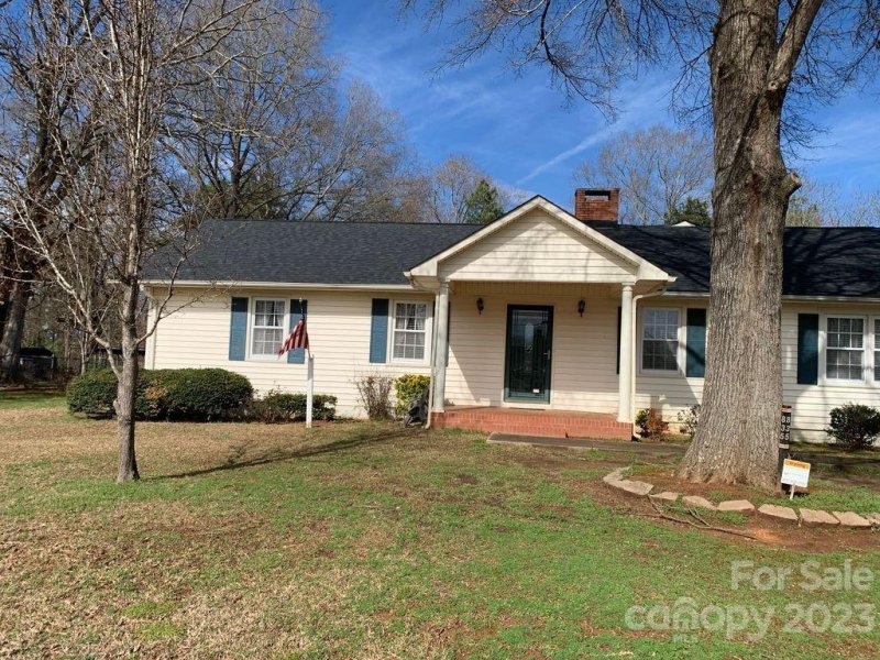 Property image 2 at 835 Confederate Avenue, Lancaster, SC 29720
