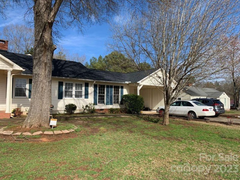 Property image 3 at 835 Confederate Avenue, Lancaster, SC 29720
