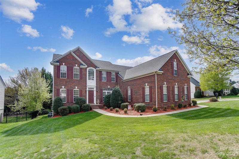 2454 Marker Point Lane