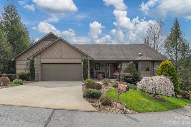 Property image 2 at 48 Hillcreek Drive, Asheville, NC 28804